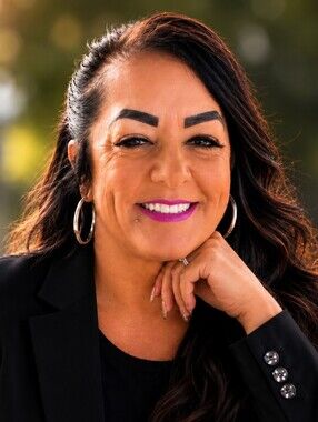 Meet your Posher, Linda